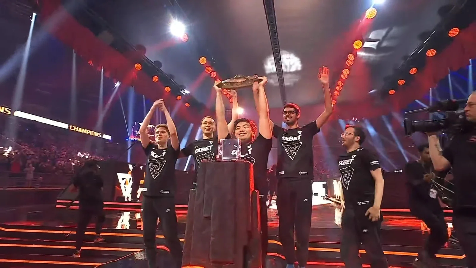 DOTA2十周年庆典：DC与单车黄金搭档经典解说重燃青春记忆-必威电竞